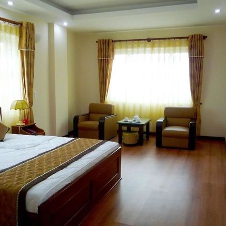 Duc Minh Hotel Thành Pho Ho Chí Minh Esterno foto